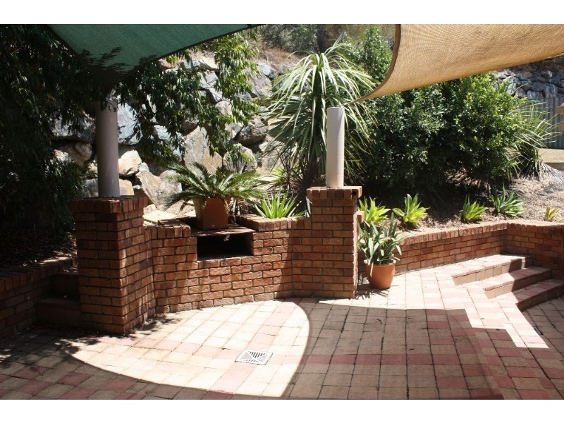 6 Gould Place, Pacific Pines QLD 4211