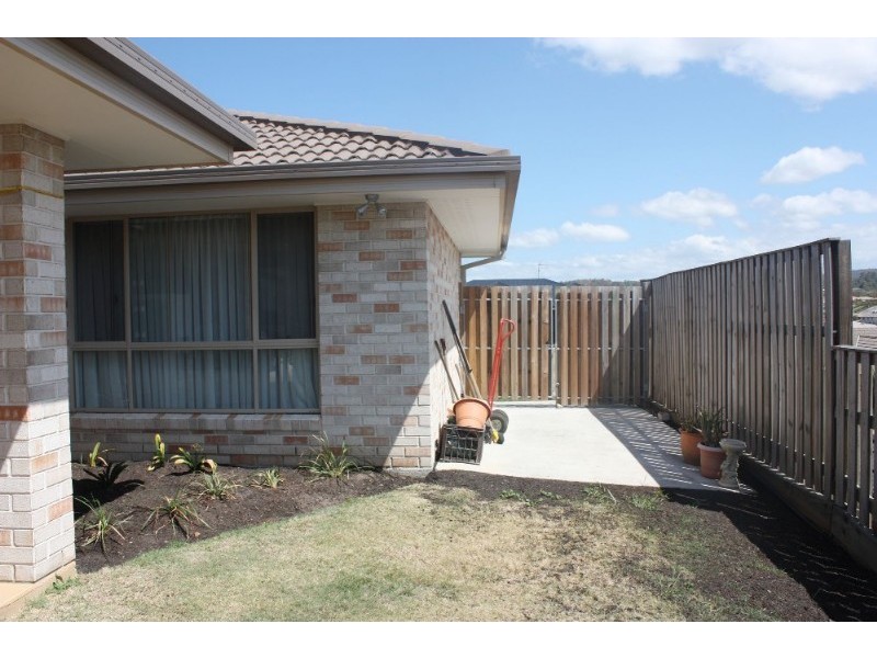 25 Sangster Crescent, Pacific Pines QLD 4211