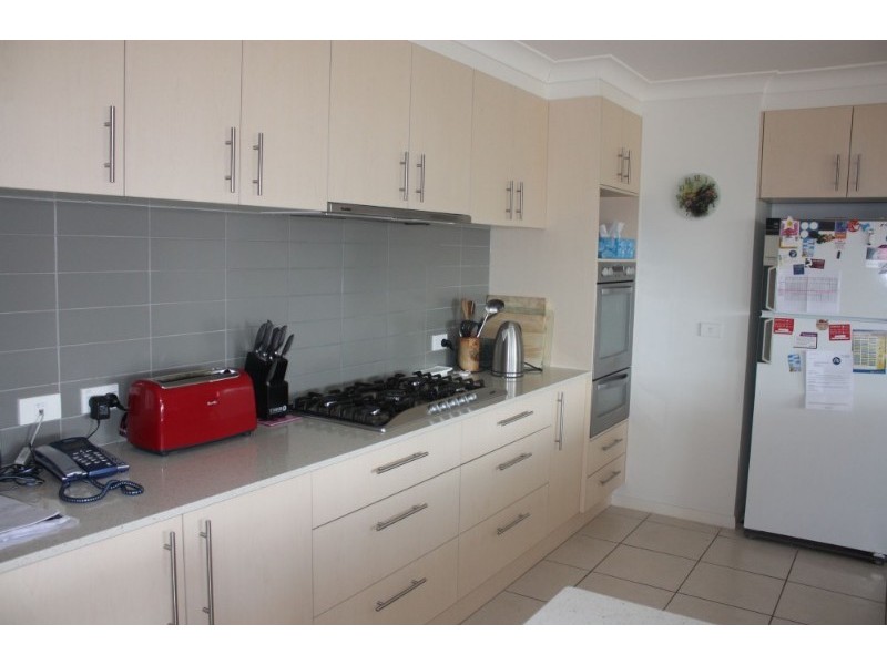 25 Sangster Crescent, Pacific Pines QLD 4211