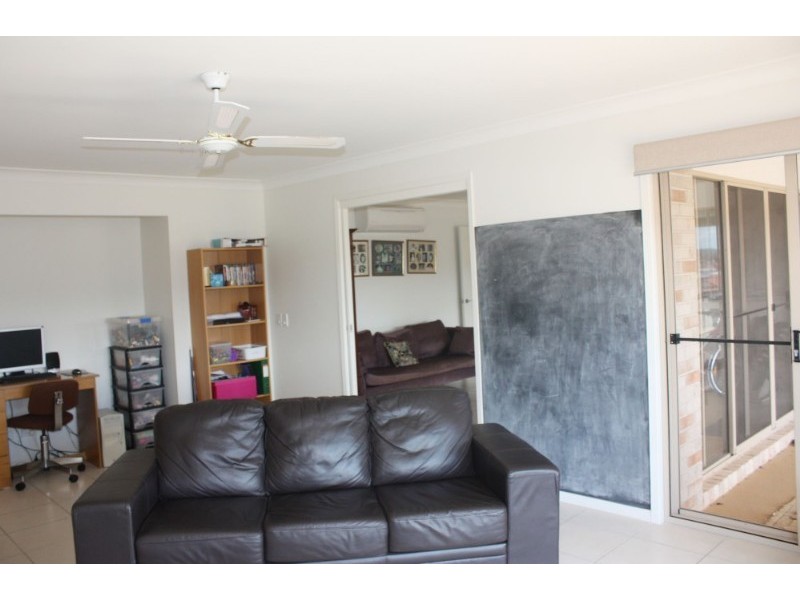 25 Sangster Crescent, Pacific Pines QLD 4211