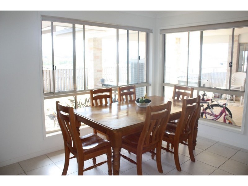 25 Sangster Crescent, Pacific Pines QLD 4211