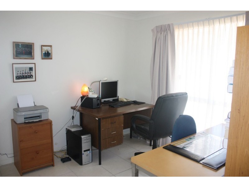 25 Sangster Crescent, Pacific Pines QLD 4211