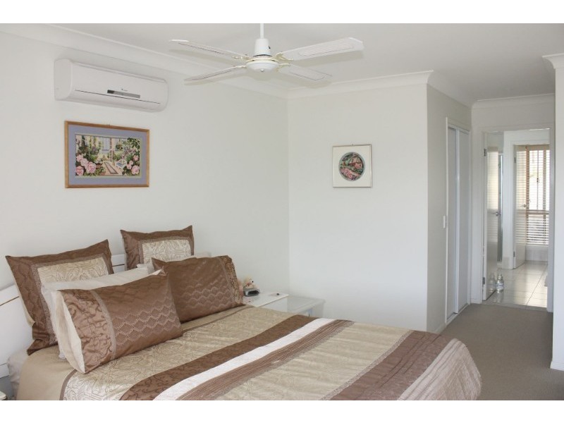 25 Sangster Crescent, Pacific Pines QLD 4211