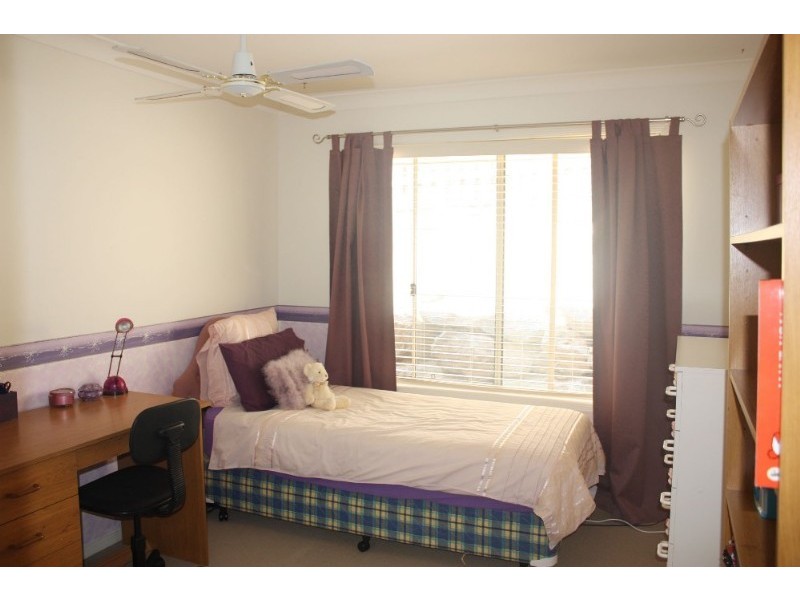 25 Sangster Crescent, Pacific Pines QLD 4211