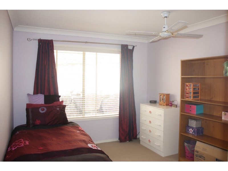 25 Sangster Crescent, Pacific Pines QLD 4211