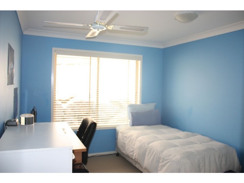 25 Sangster Crescent, Pacific Pines QLD 4211