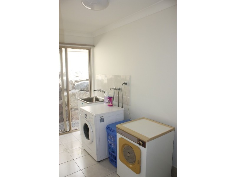 25 Sangster Crescent, Pacific Pines QLD 4211