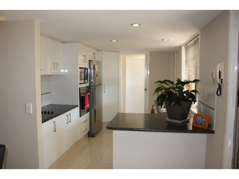 1/348 Oxley Drive, Coombabah QLD 4216