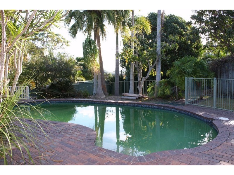 17 Petersen Avenue, Southport QLD 4215