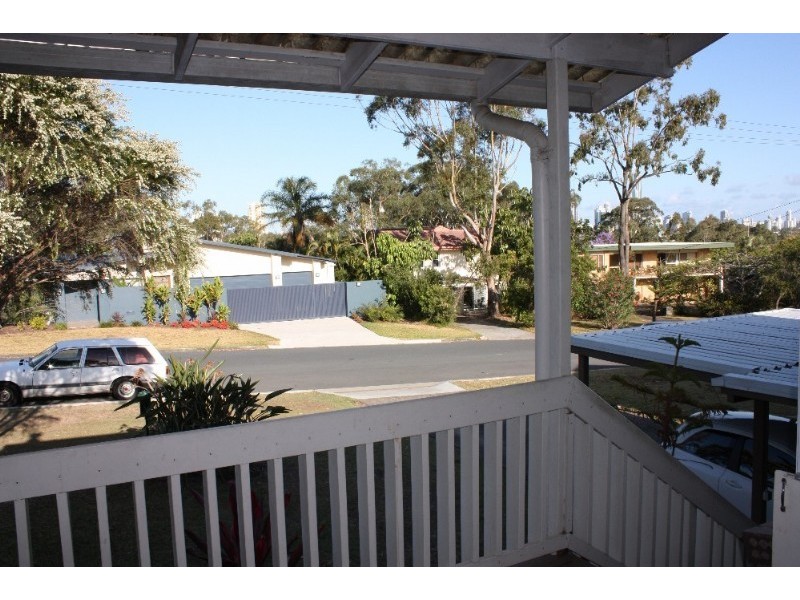 17 Petersen Avenue, Southport QLD 4215