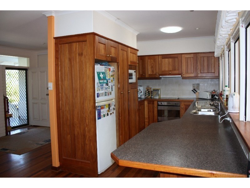 17 Petersen Avenue, Southport QLD 4215