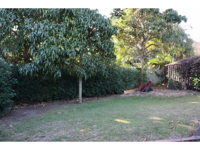 17 Petersen Avenue, Southport QLD 4215