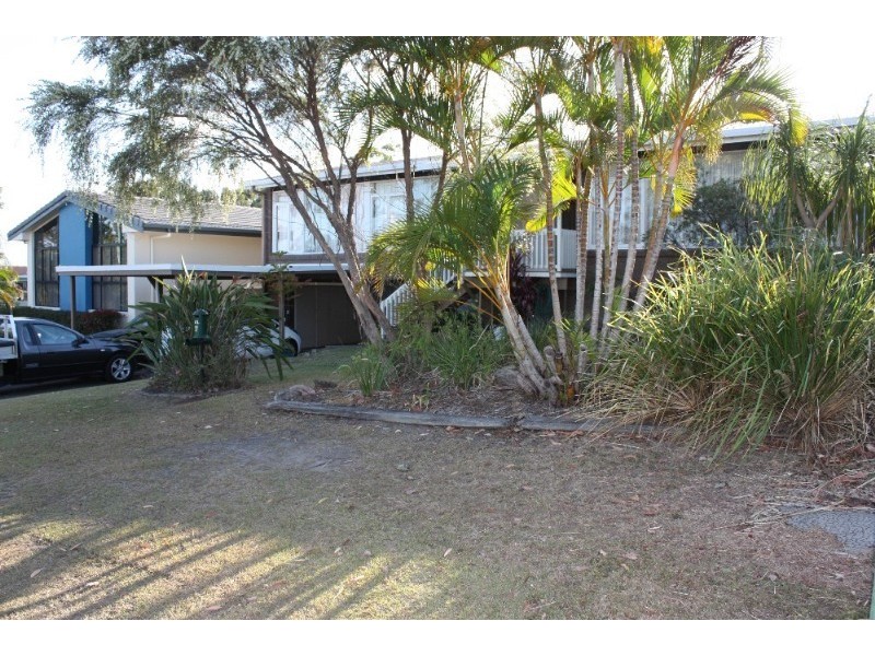 17 Petersen Avenue, Southport QLD 4215