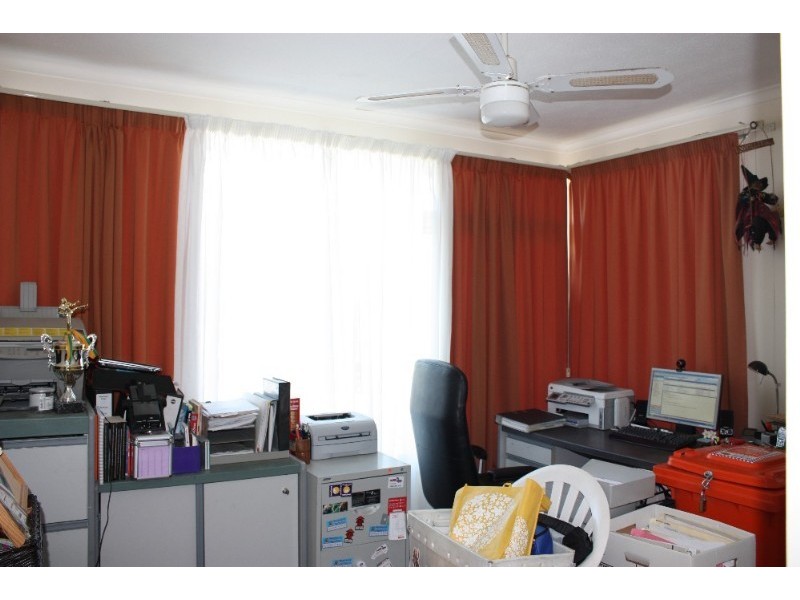 17 Petersen Avenue, Southport QLD 4215