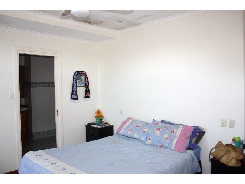 17 Petersen Avenue, Southport QLD 4215