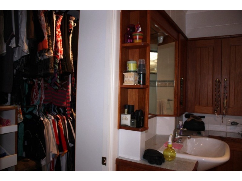 17 Petersen Avenue, Southport QLD 4215