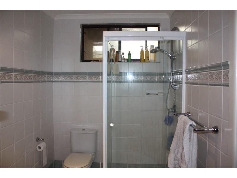 17 Petersen Avenue, Southport QLD 4215