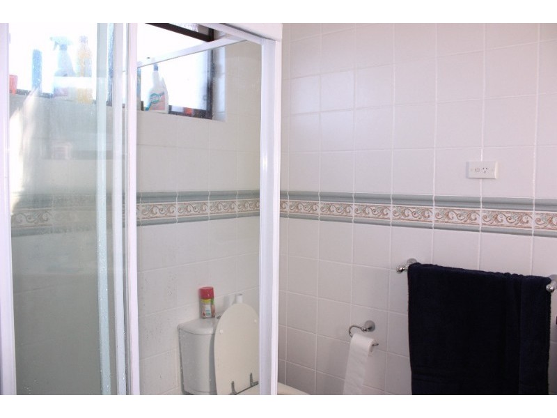 17 Petersen Avenue, Southport QLD 4215