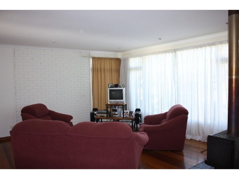 17 Petersen Avenue, Southport QLD 4215