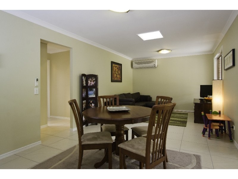 12 White Cap Close, Pacific Pines QLD 4211