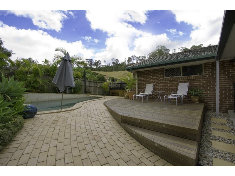 12 White Cap Close, Pacific Pines QLD 4211