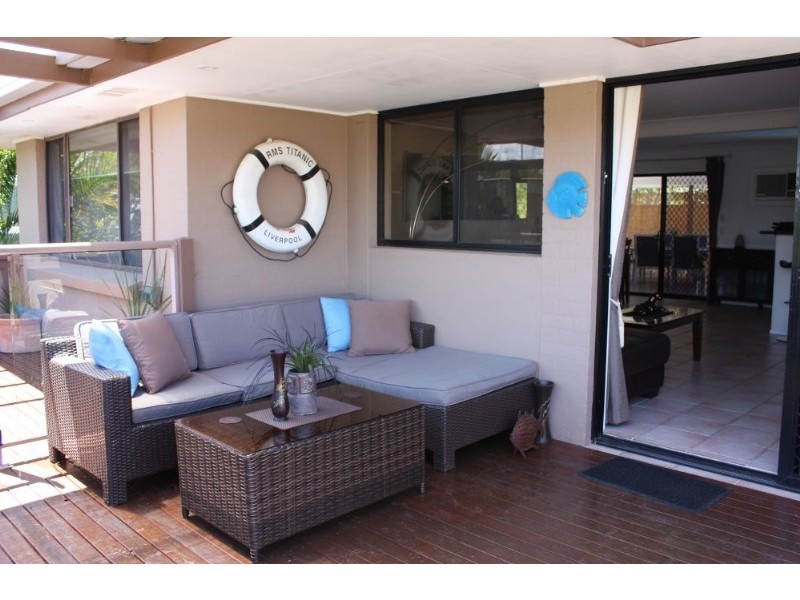 29 Collins Crescent, Benowa QLD 4217