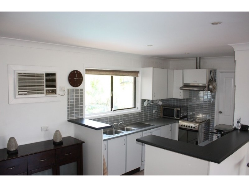 29 Collins Crescent, Benowa QLD 4217