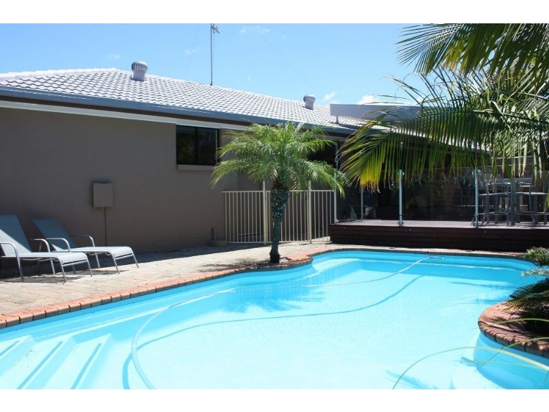 29 Collins Crescent, Benowa QLD 4217