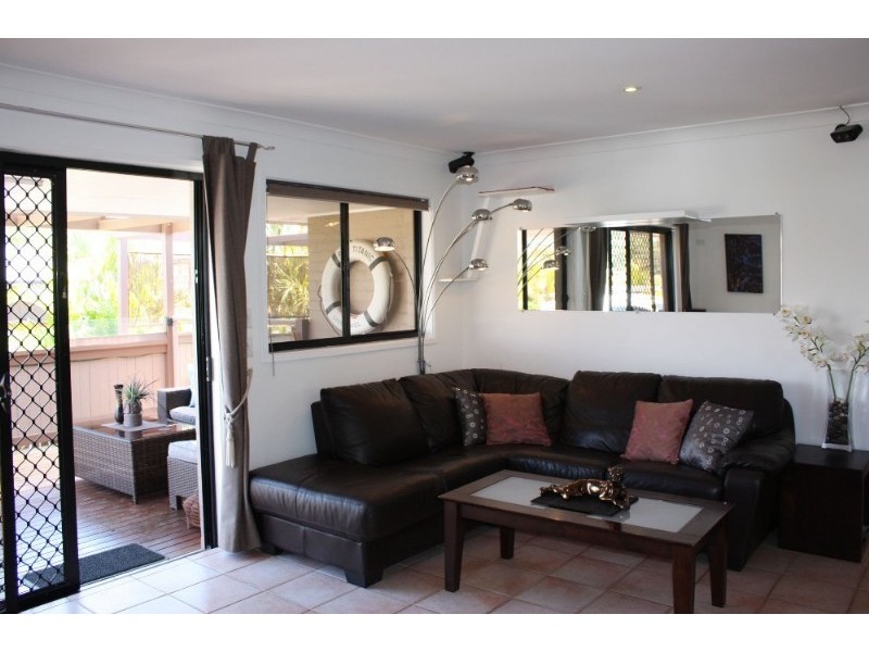 29 Collins Crescent, Benowa QLD 4217