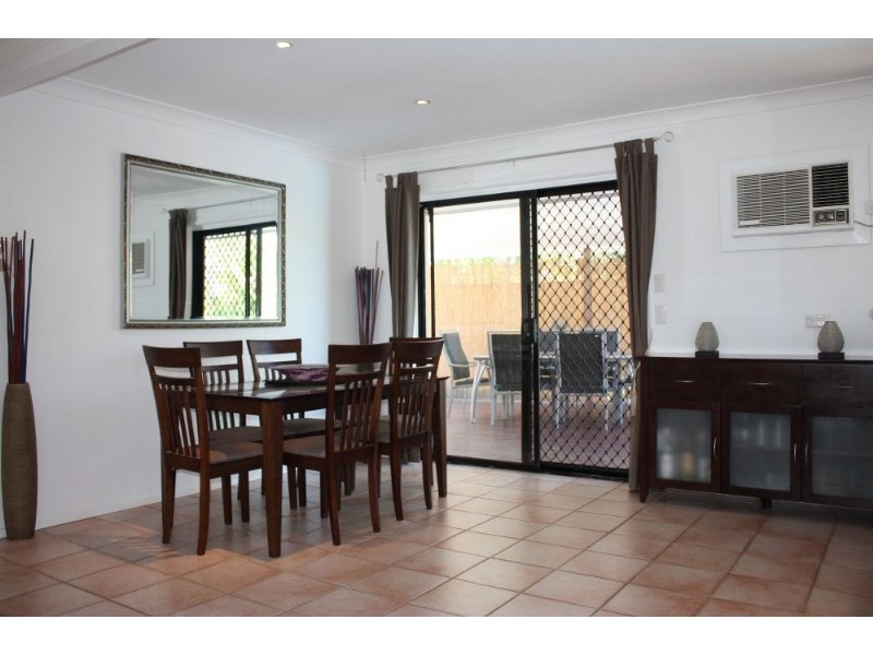 29 Collins Crescent, Benowa QLD 4217