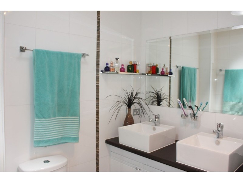 29 Collins Crescent, Benowa QLD 4217