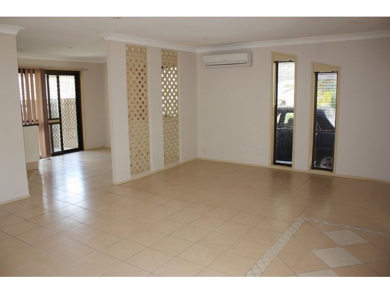 20 Sturt Street, Molendinar QLD 4214