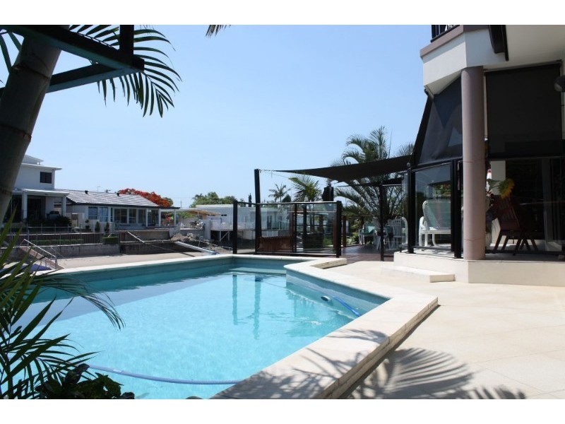 19 Sarasota Key, Broadbeach Waters QLD 4218