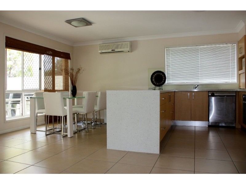 18 Maltravers Drive, Arundel QLD 4214