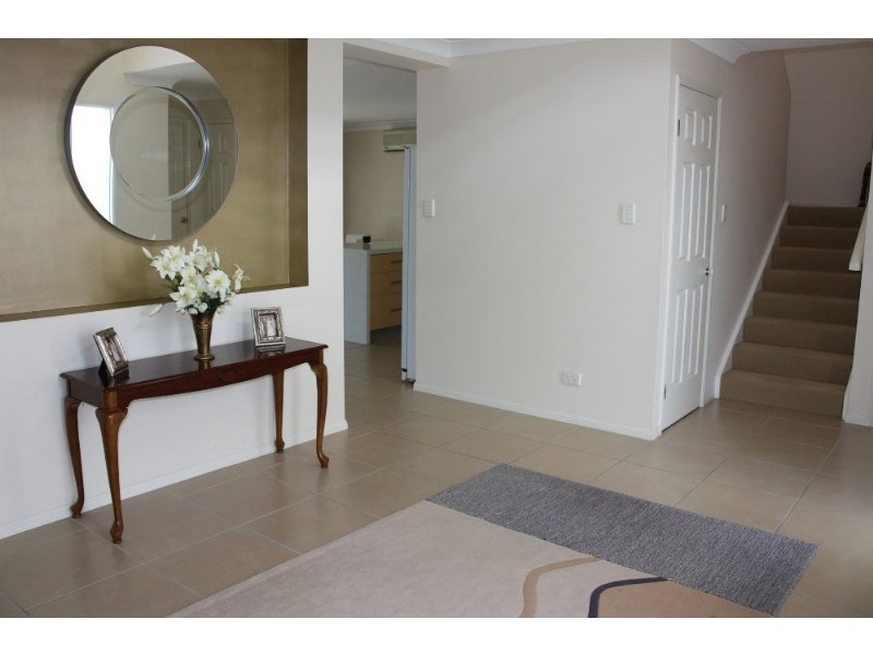 18 Maltravers Drive, Arundel QLD 4214