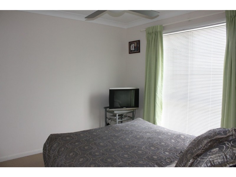 18 Maltravers Drive, Arundel QLD 4214