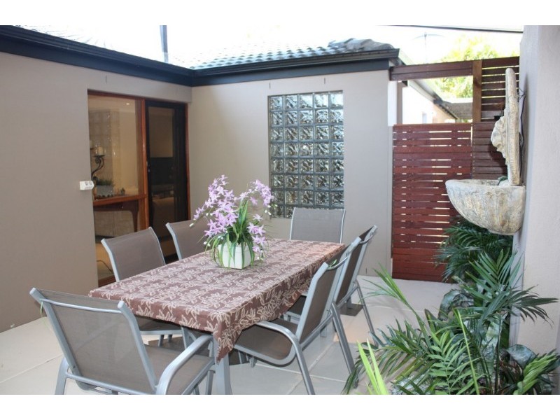 18 Lothian Avenue, Sorrento QLD 4217