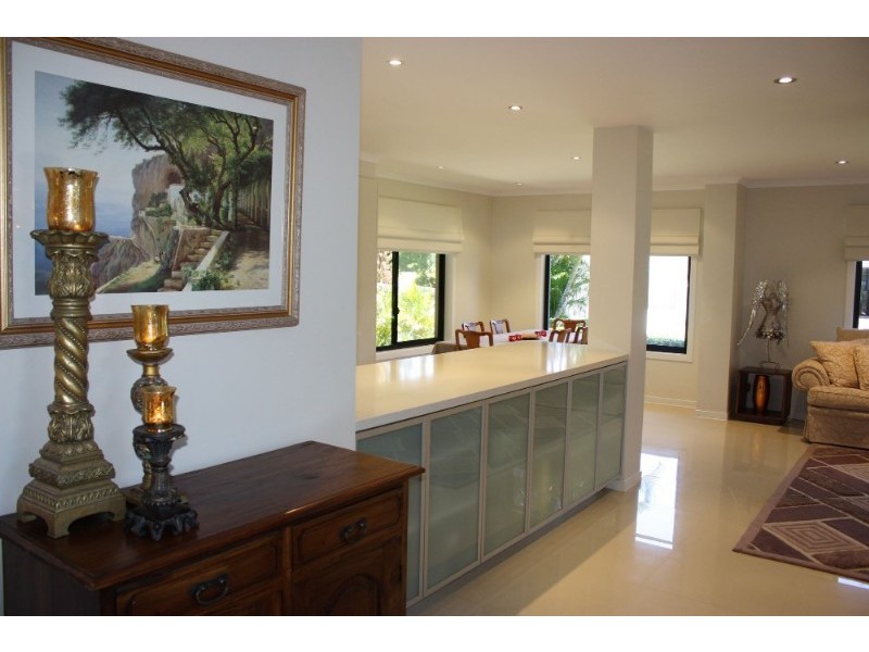 18 Lothian Avenue, Sorrento QLD 4217