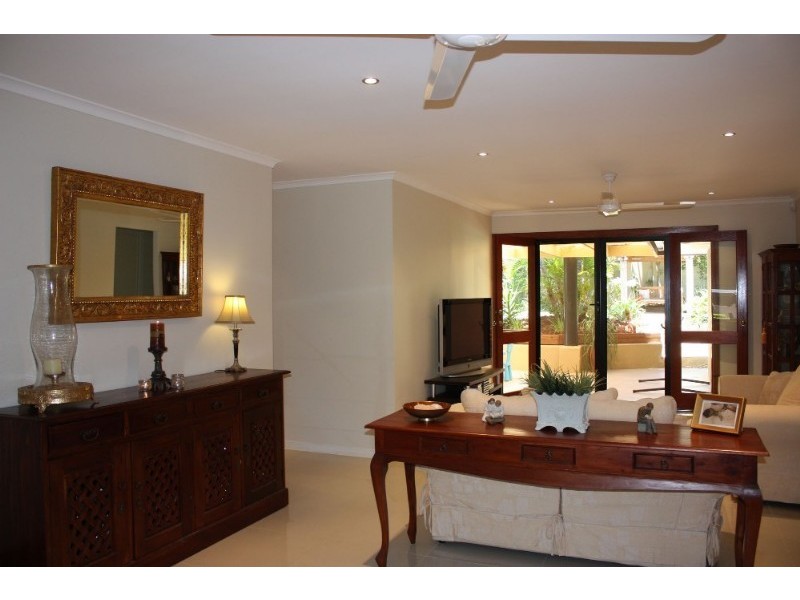 18 Lothian Avenue, Sorrento QLD 4217