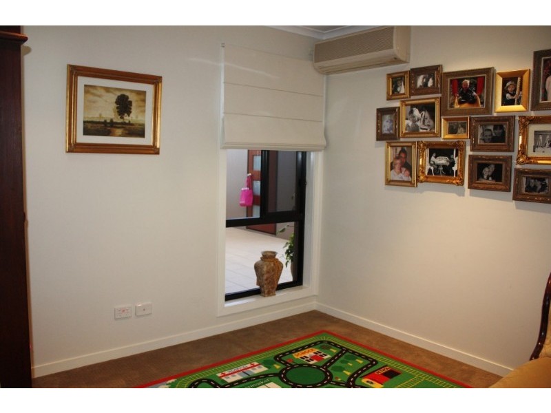 18 Lothian Avenue, Sorrento QLD 4217