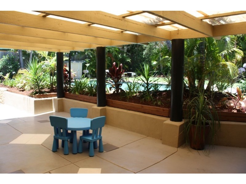 18 Lothian Avenue, Sorrento QLD 4217