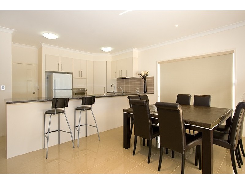 33 Zane Street, Molendinar QLD 4214