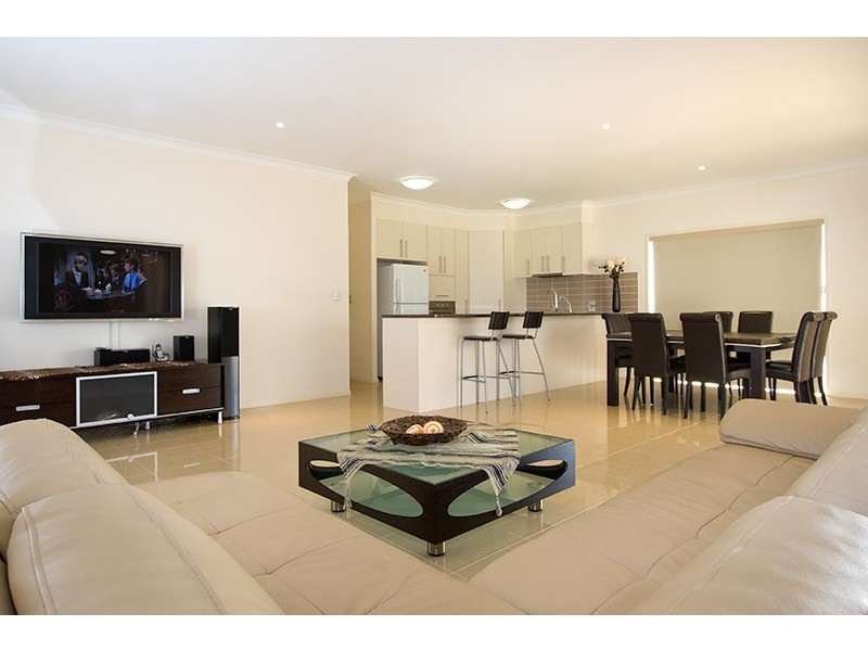 33 Zane Street, Molendinar QLD 4214