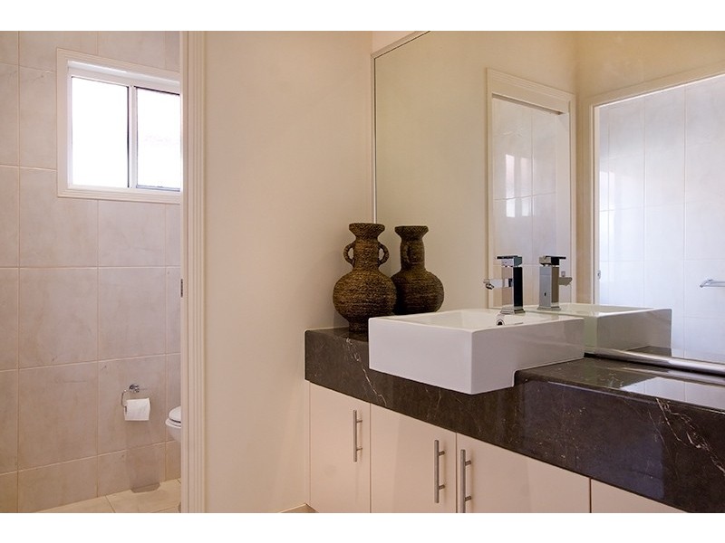 33 Zane Street, Molendinar QLD 4214