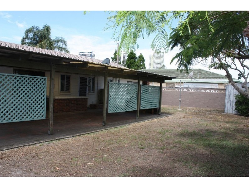 4 ST Nicholas Street, Runaway Bay QLD 4216