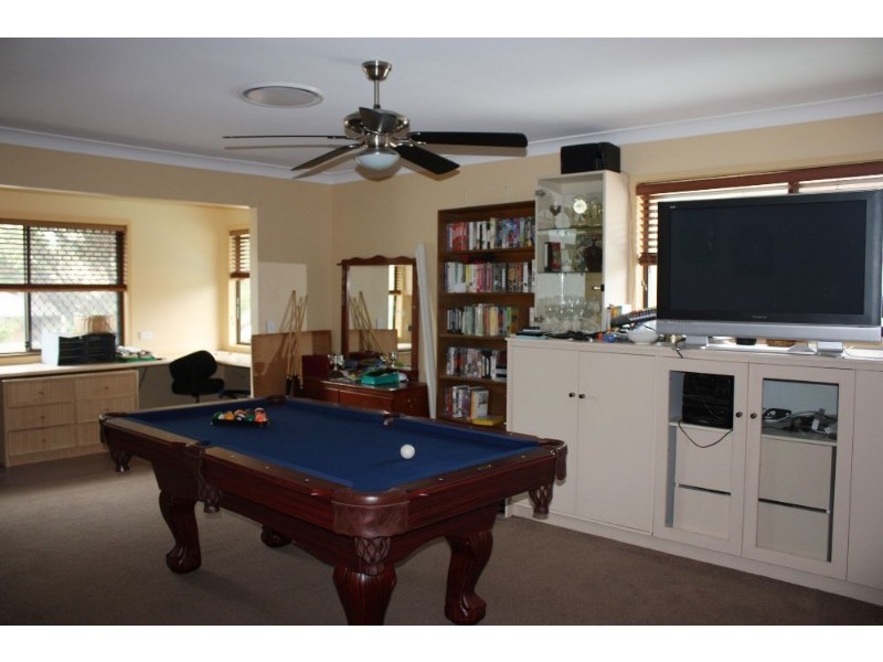 51 Collins Crescent, Benowa QLD 4217