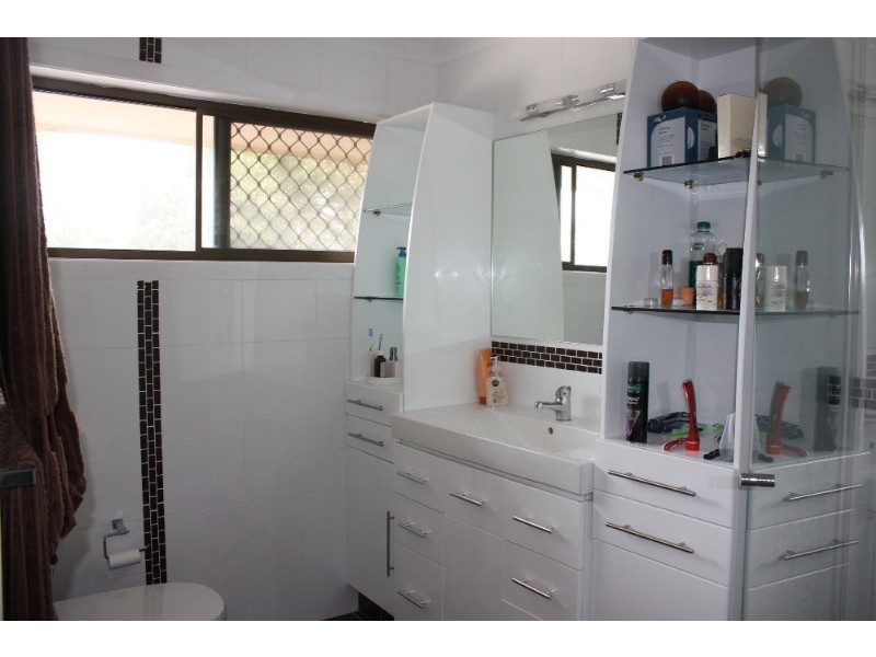 51 Collins Crescent, Benowa QLD 4217