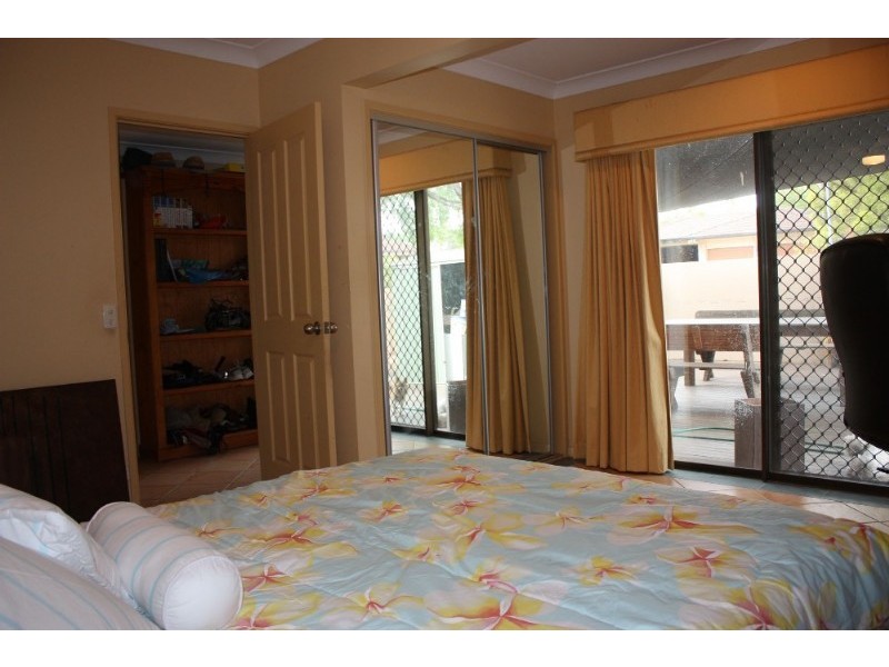 51 Collins Crescent, Benowa QLD 4217