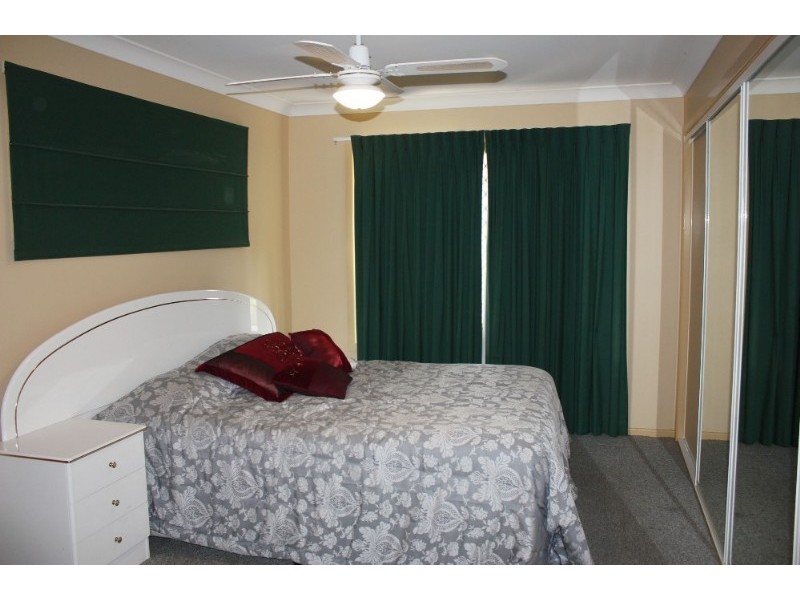 51 Collins Crescent, Benowa QLD 4217