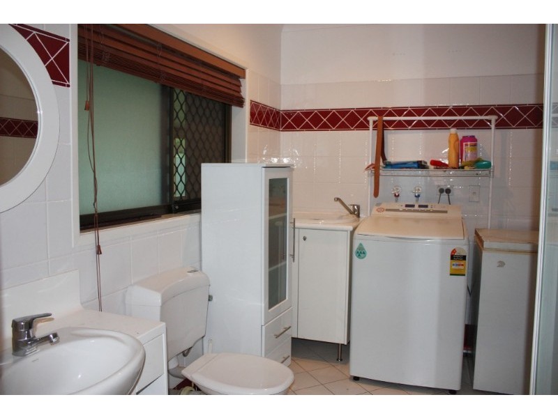 51 Collins Crescent, Benowa QLD 4217